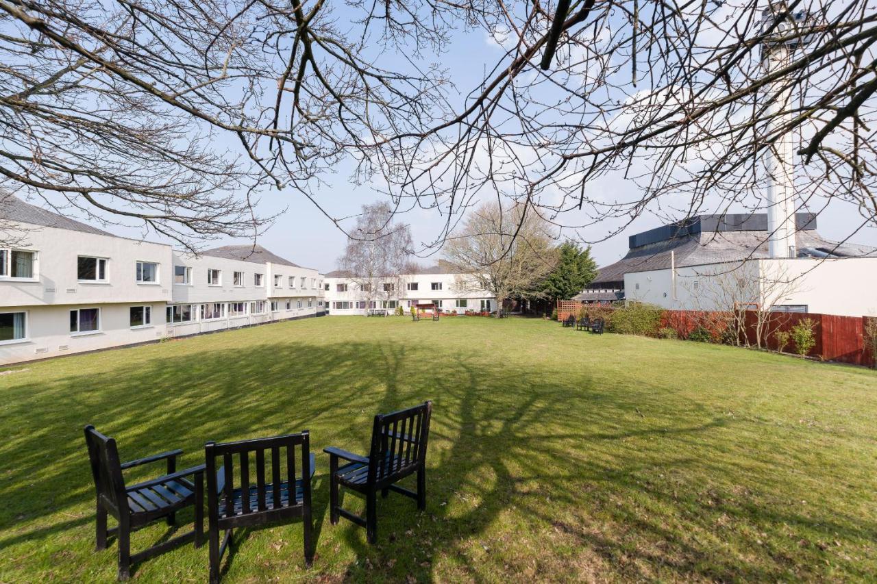 Sporting Lodge Inn Мидлсбро Экстерьер фото