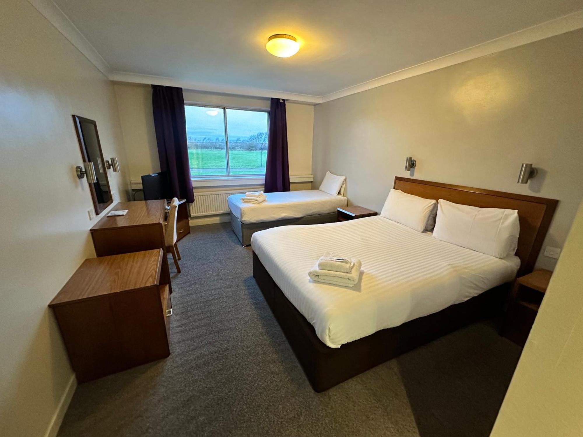 Sporting Lodge Inn Мидлсбро Экстерьер фото