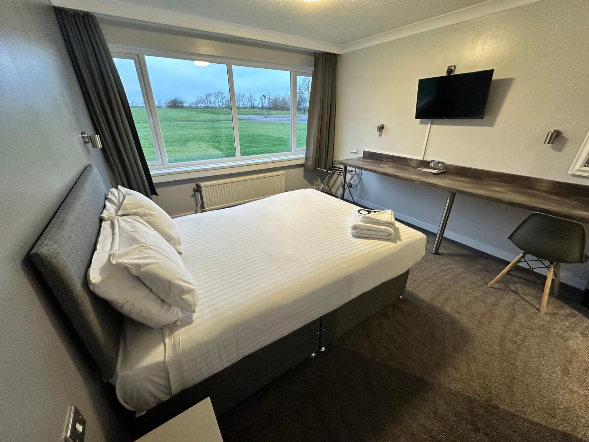Sporting Lodge Inn Мидлсбро Экстерьер фото